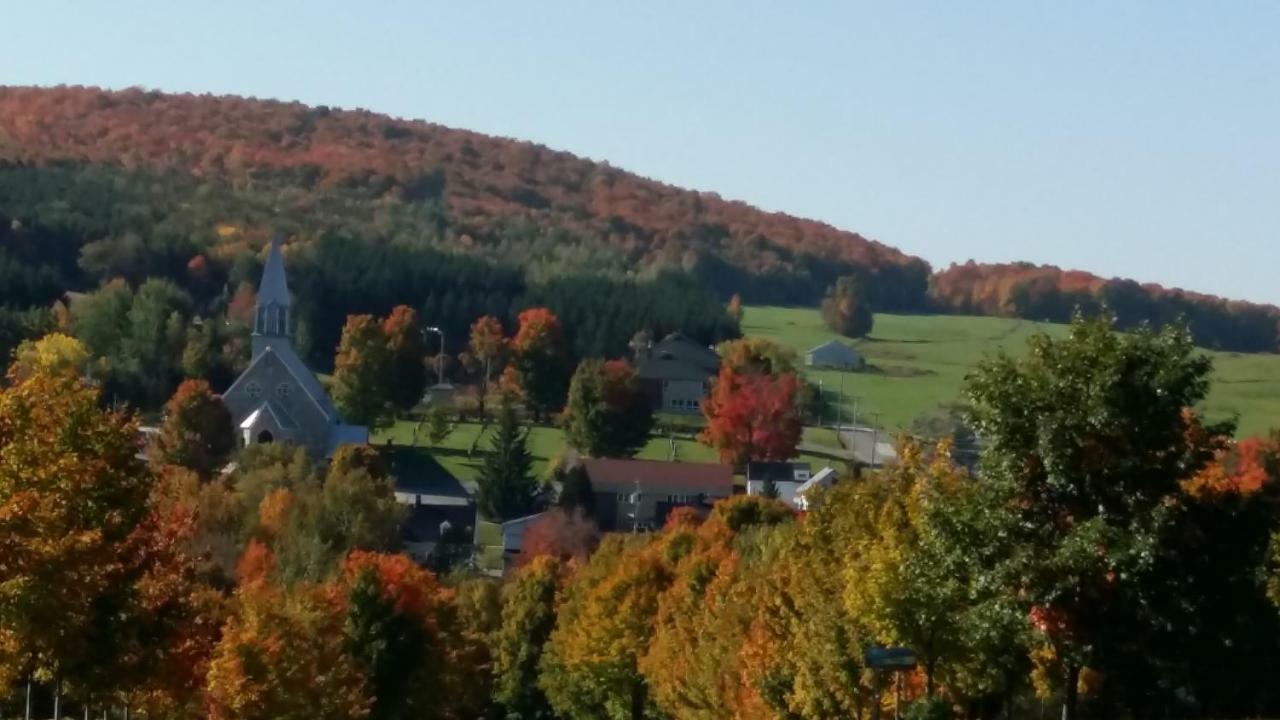 Gite Au Pied Des Appalaches Sainte-Sophie-D'Halifax ภายนอก รูปภาพ